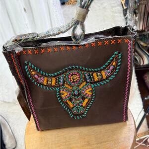 Delila Embroidered Longhorn Crossbody Boho Western NWT Brown Concealed Zip